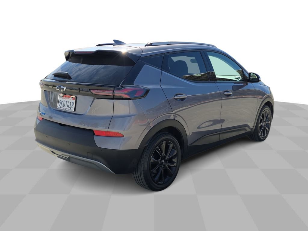 Used 2022 Chevrolet Bolt EUV LT w/ Convenience Package image 8