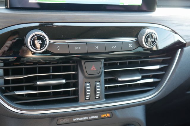 Used 2020 Ford Escape Titanium w/ Titanium Premium Package 2.0 image 23