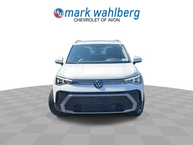 Used 2025 Volkswagen Taos SEL AWD/4WD image 3