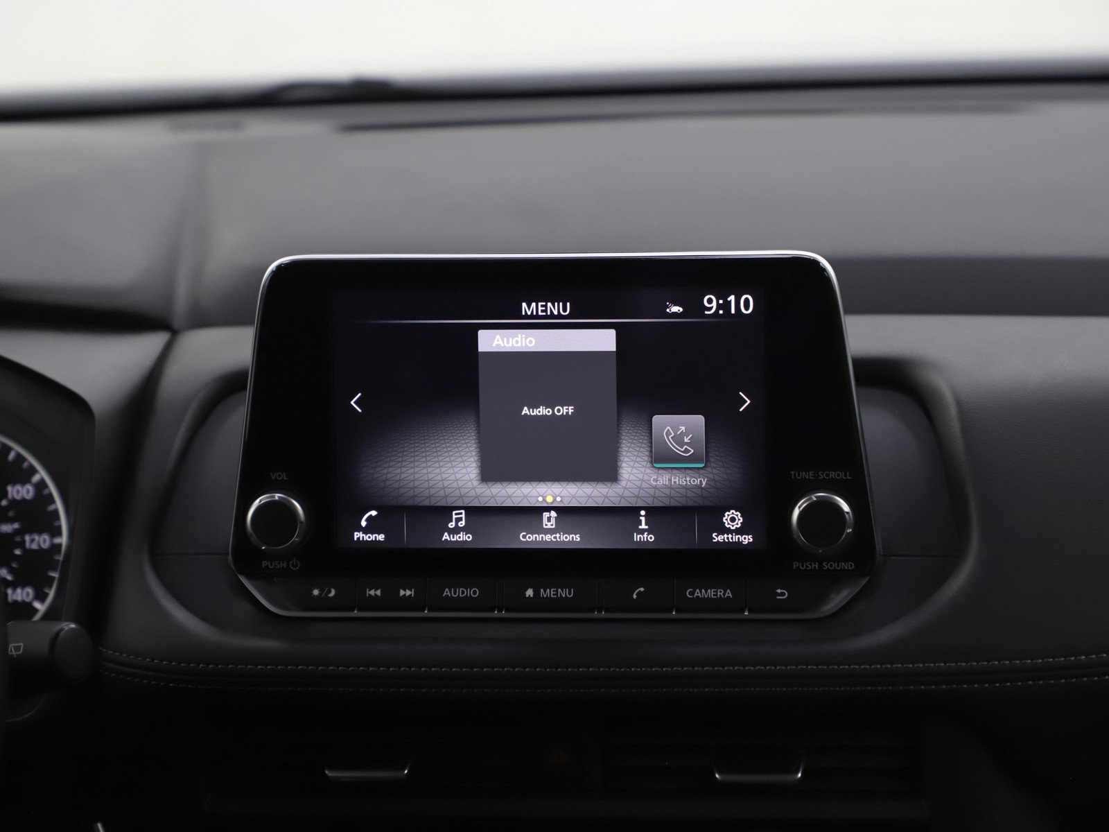 Used 2025 Nissan Rogue SV image 15