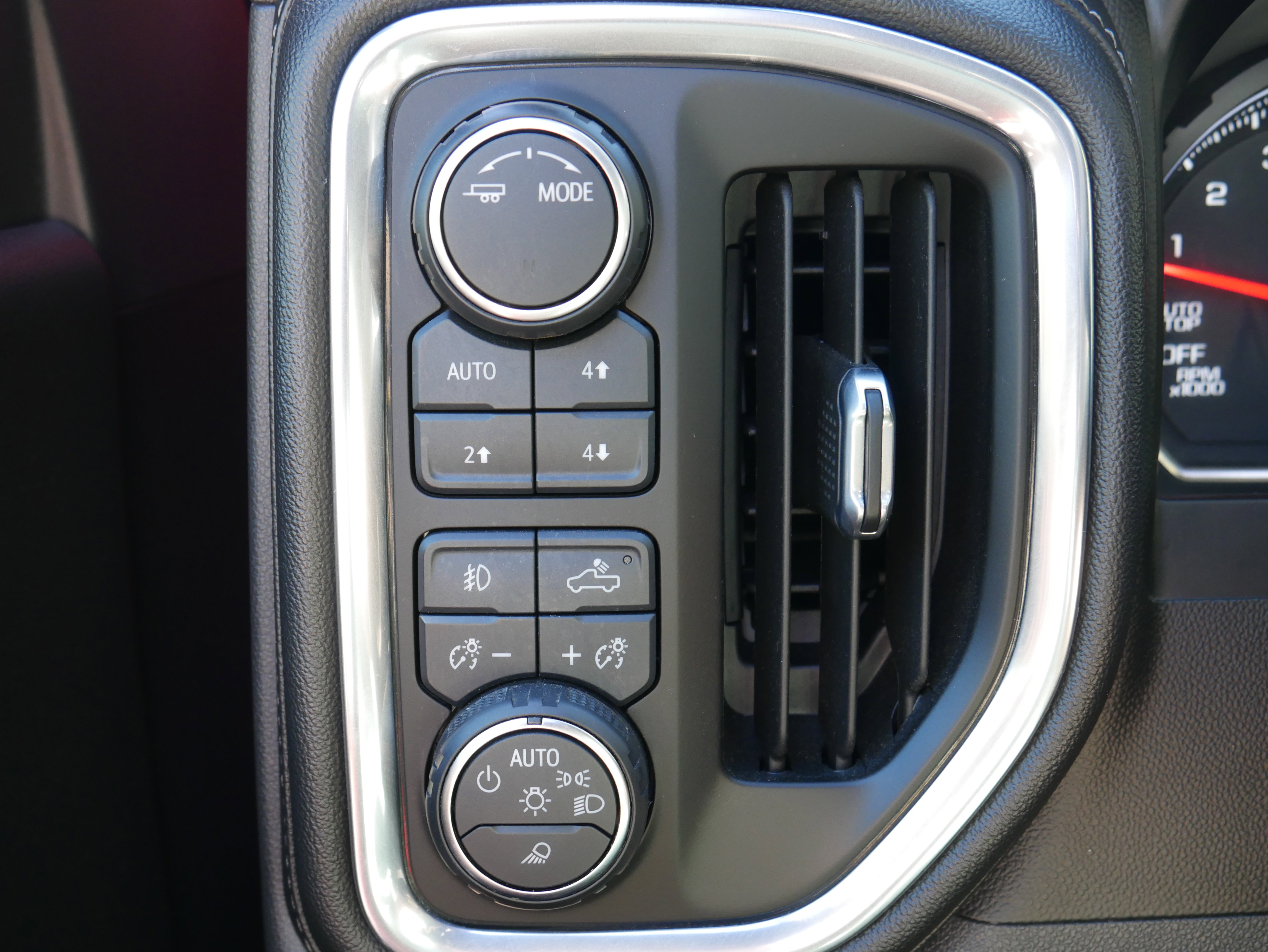 Certified 2021 Chevrolet Silverado 1500 LT Trail Boss w/ Convenience Package II image 24