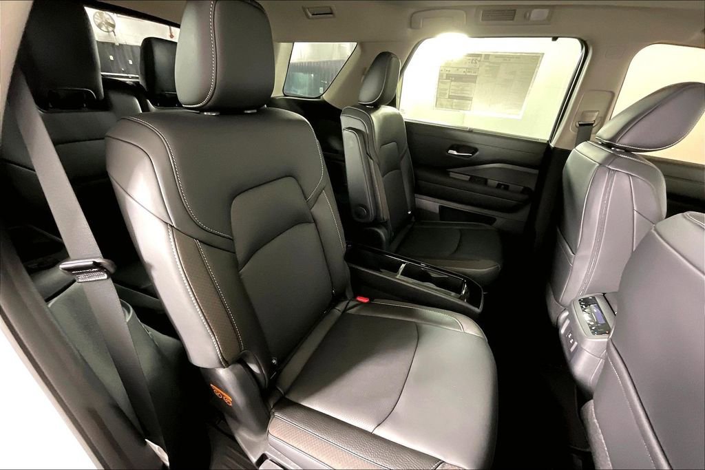New 2026 Nissan Pathfinder SL image 22