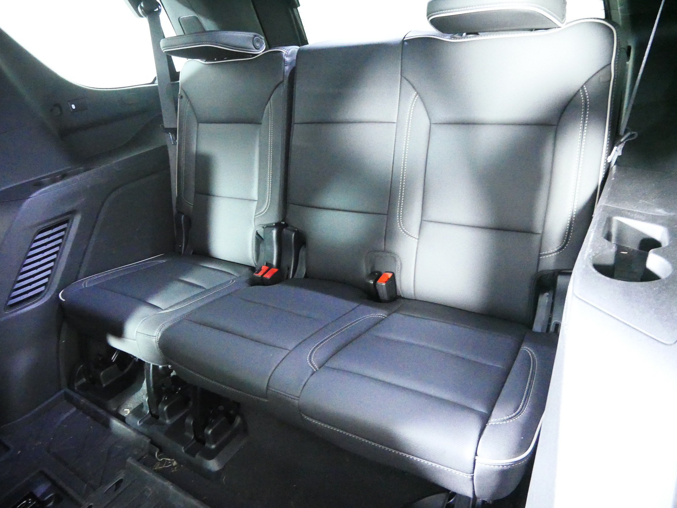 Used 2023 Chevrolet Tahoe Premier w/ Advanced Technology Package AWD/4WD image 33