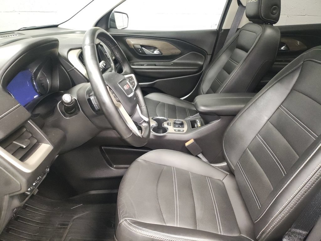 Used 2023 GMC Terrain Denali w/ Denali Premium Package AWD/4WD image 22