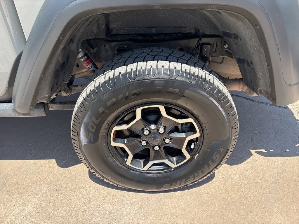 Used 2020 Jeep Gladiator Rubicon w/ Uconnect 4C Nav & Sound Group image 10