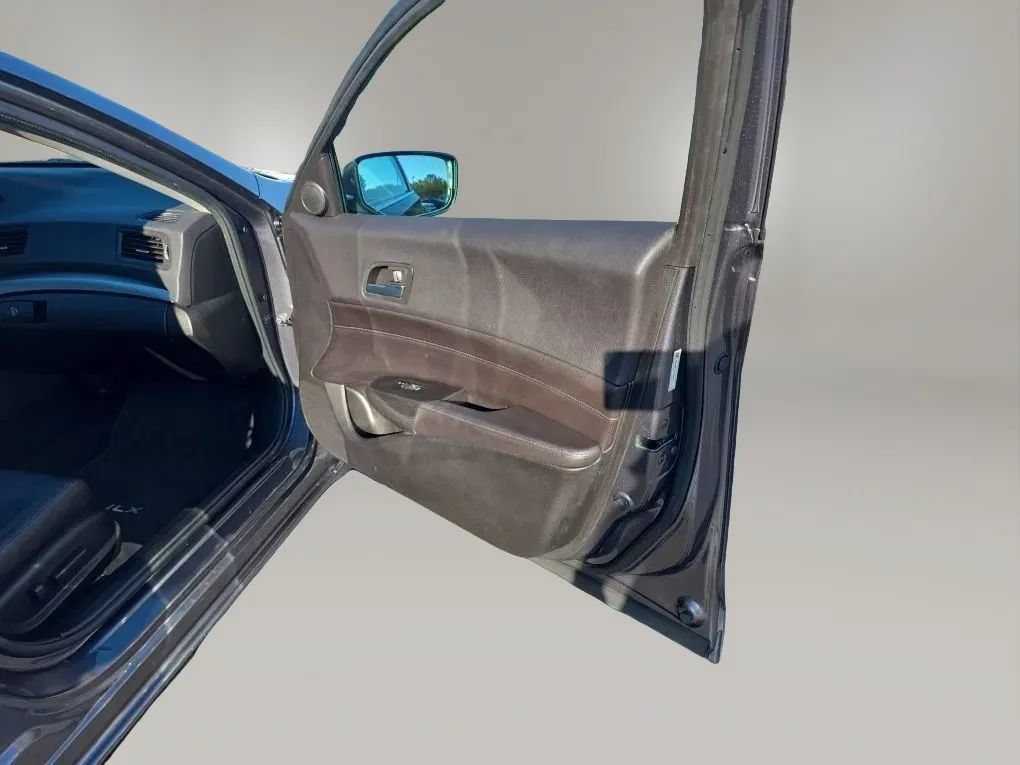 Used 2018 Acura ILX w/ Technology Plus Package FWD image 48