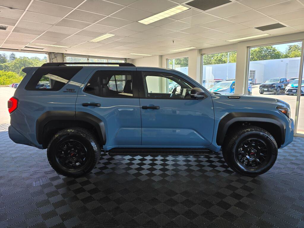 Certified 2025 Toyota 4Runner TRD Off-Road Premium AWD/4WD image 2