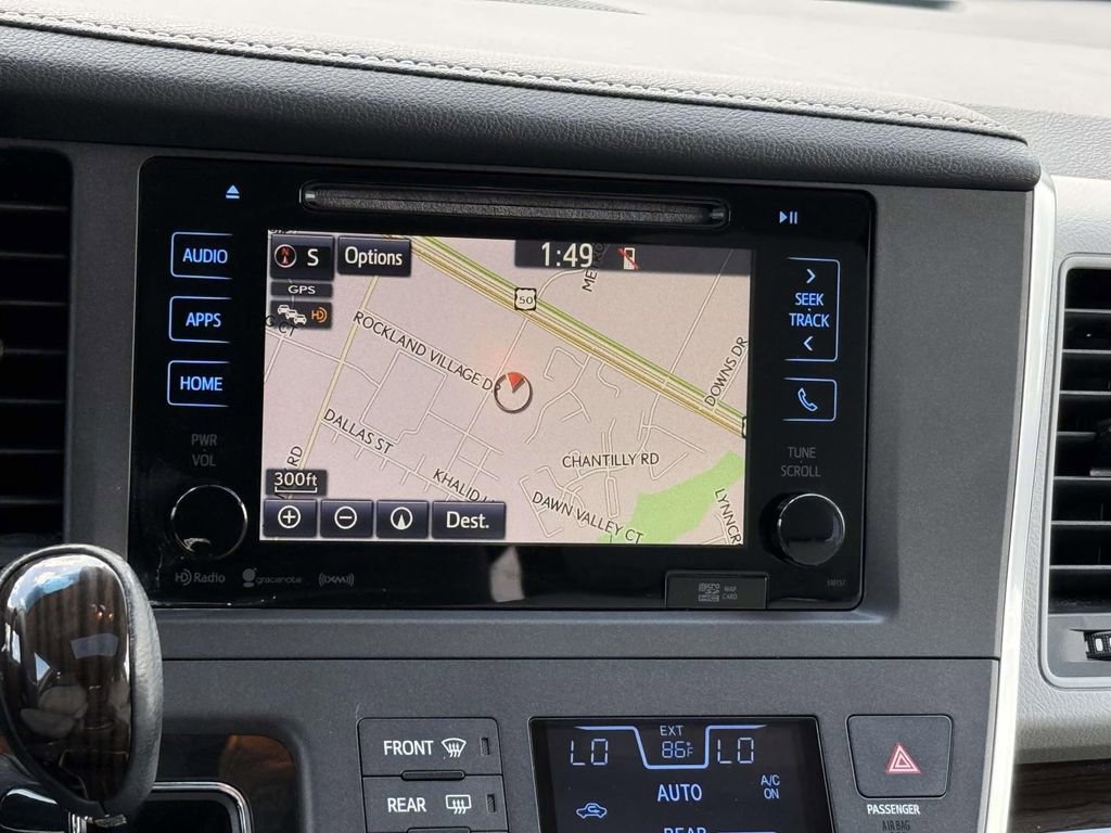 Used 2016 Toyota Sienna XLE w/ XLE Navigation Package image 10