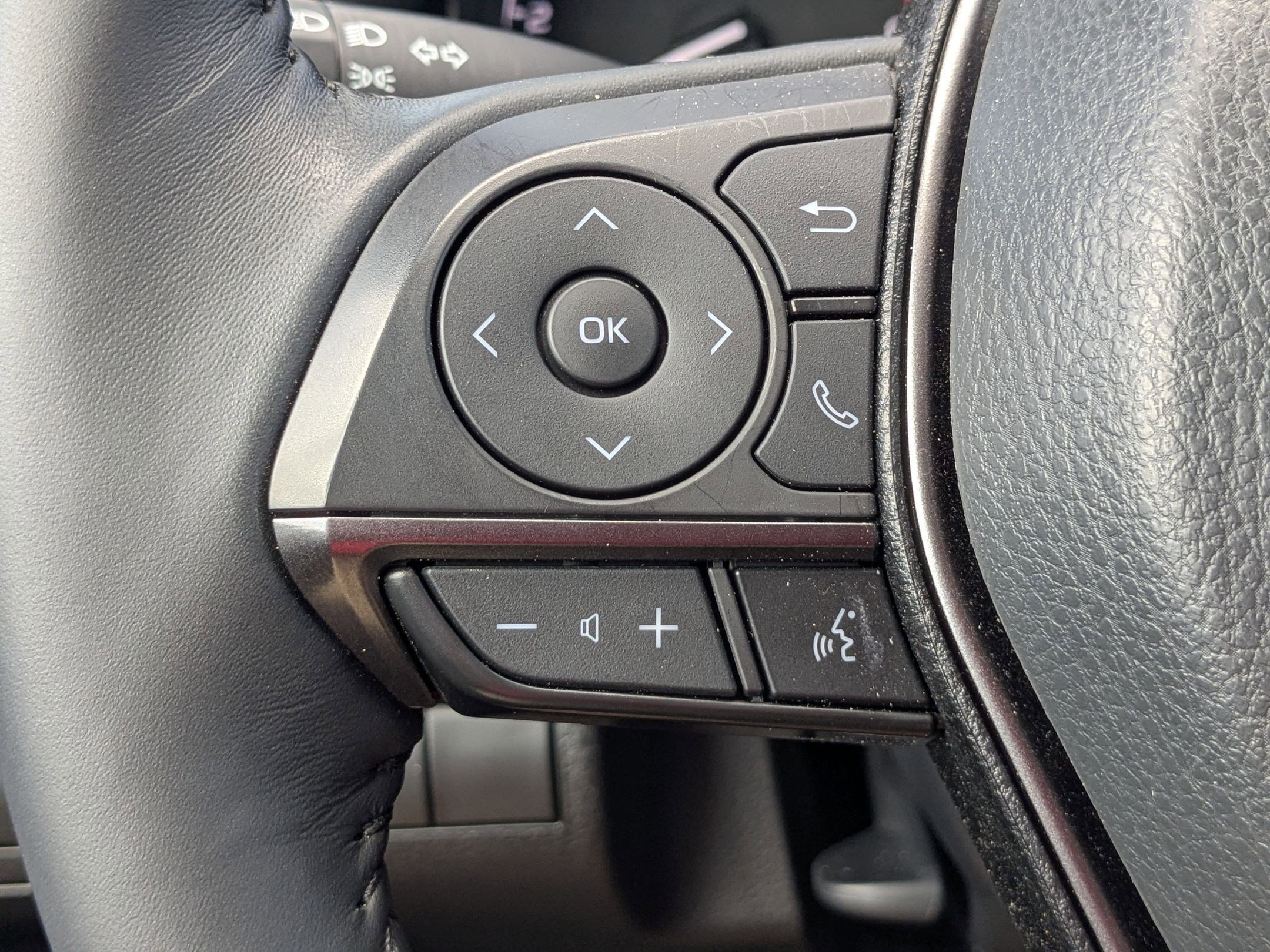 Used 2023 Toyota Camry SE FWD image 17