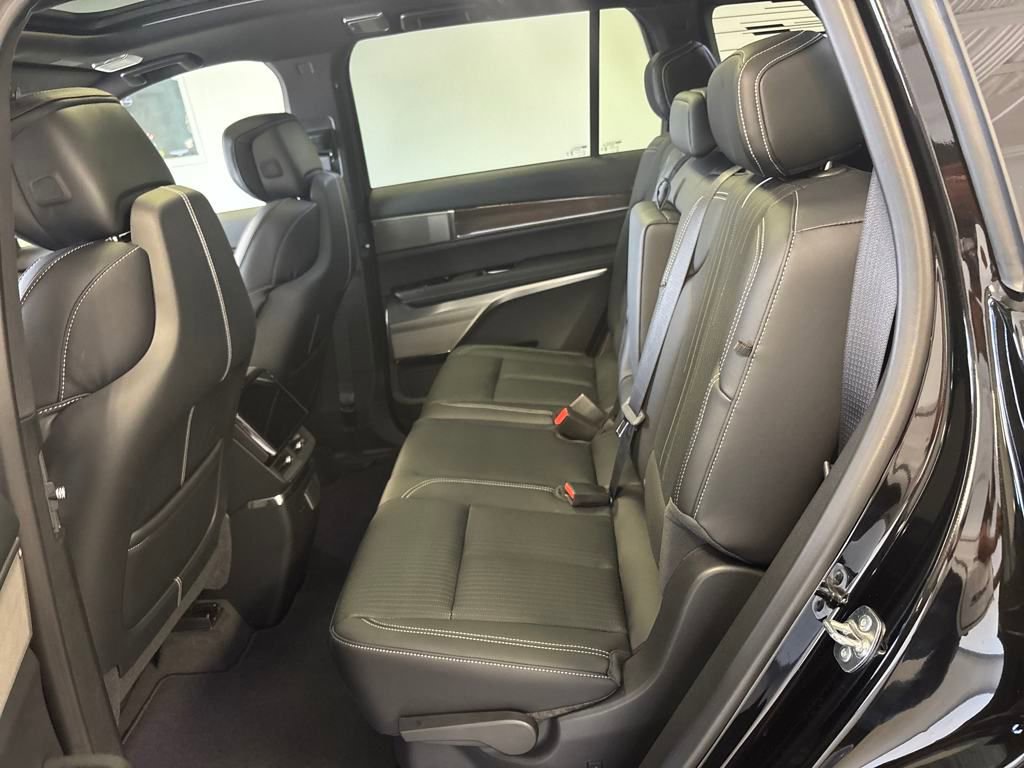 New 2026 Cadillac Vistiq Luxury image 28