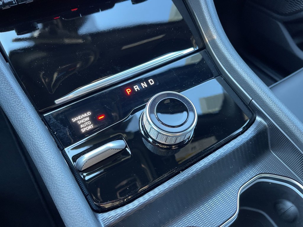 New 2025 Jeep Grand Cherokee L Limited w/ MOPAR Finishing Package image 12