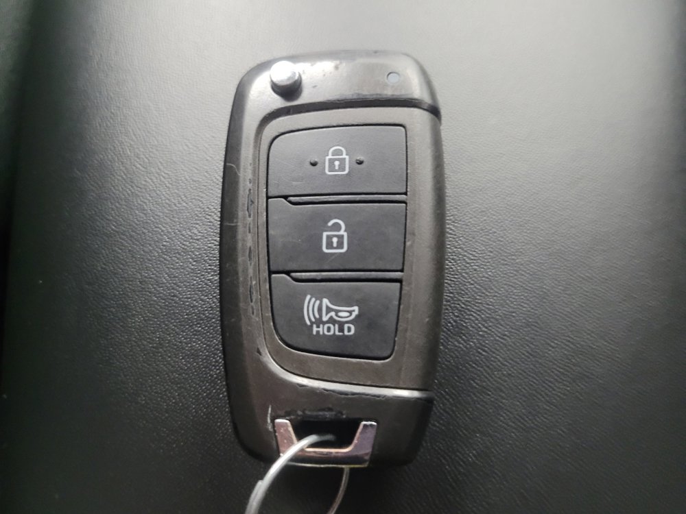 Used 2023 Hyundai Santa Fe SE image 32