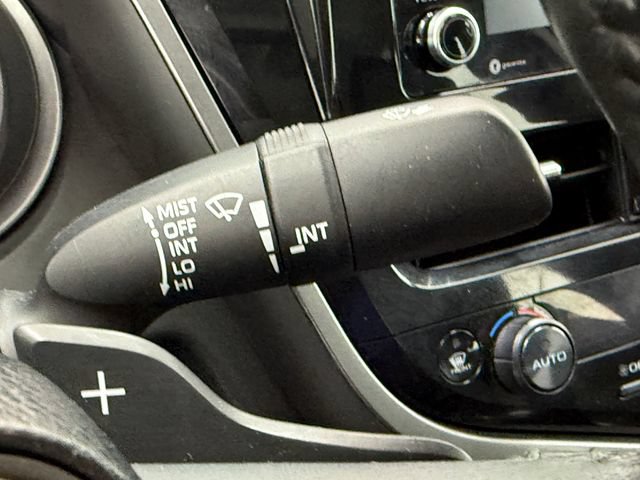 Used 2022 Toyota Camry SE FWD image 11