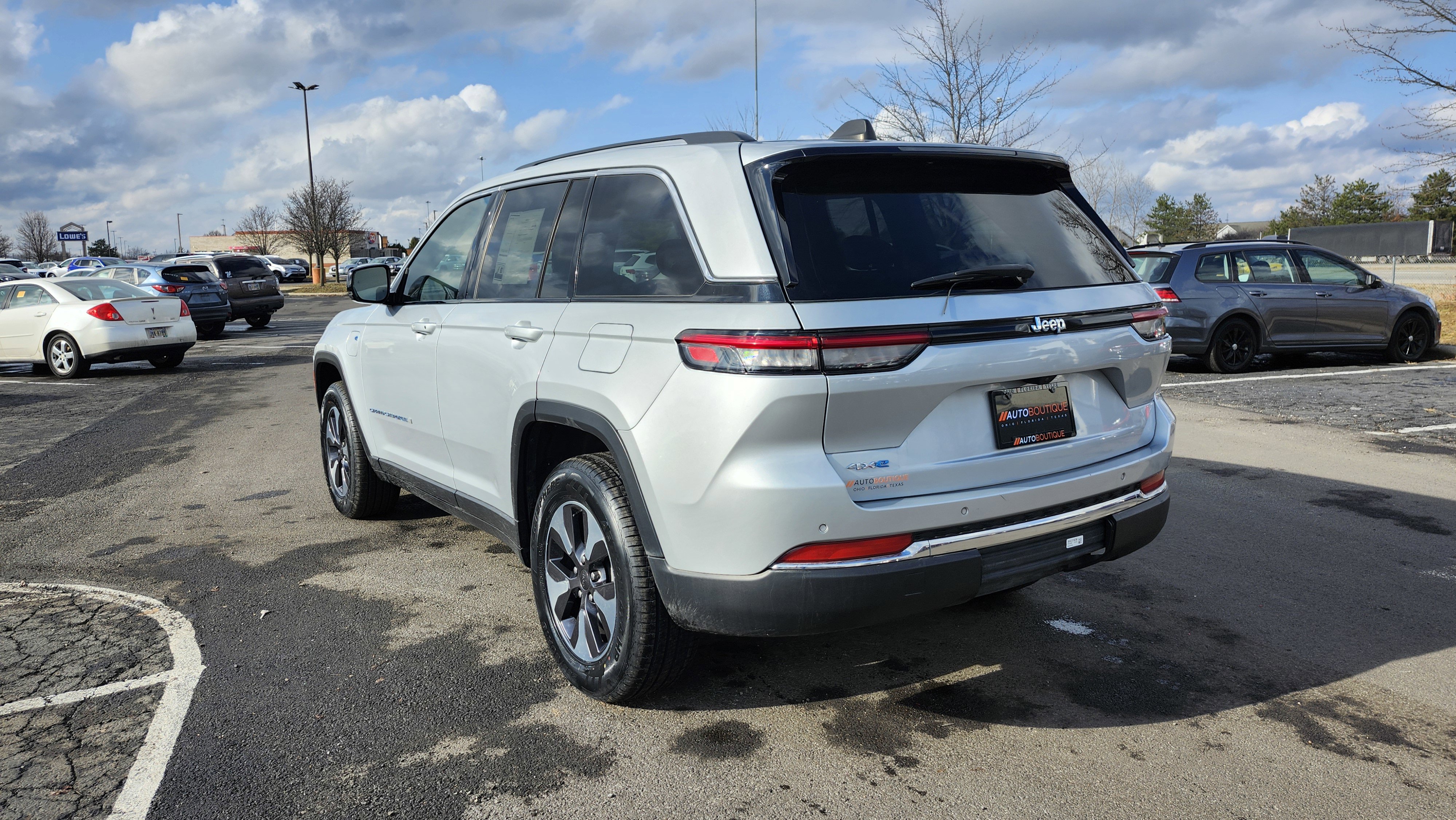 Used 2023 Jeep Grand Cherokee 4WD 4xe image 18