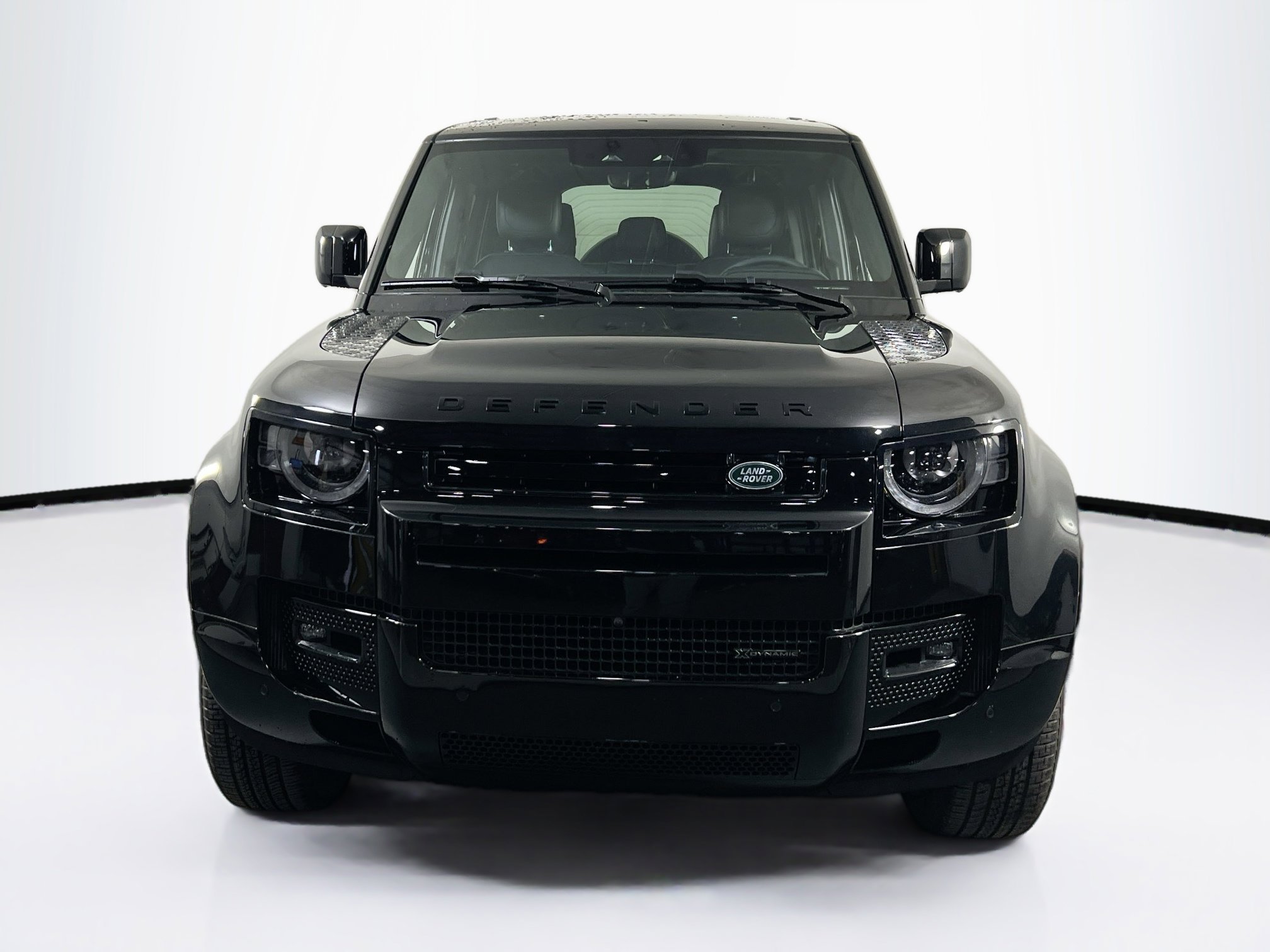 Used 2024 Land Rover Defender 110 X-Dynamic SE image 2