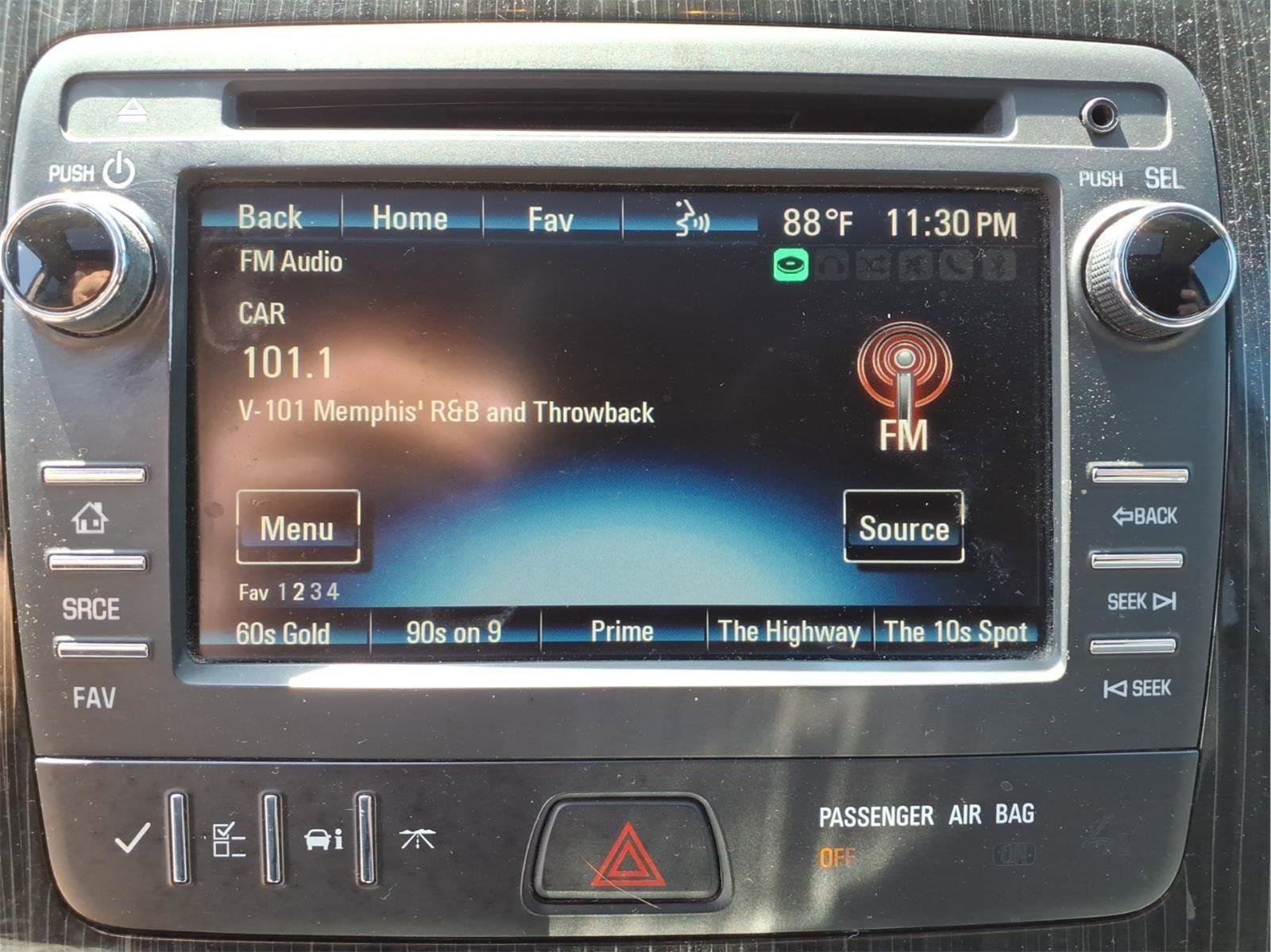 Used 2017 Chevrolet Traverse LT w/ Style and Technology Package image 20