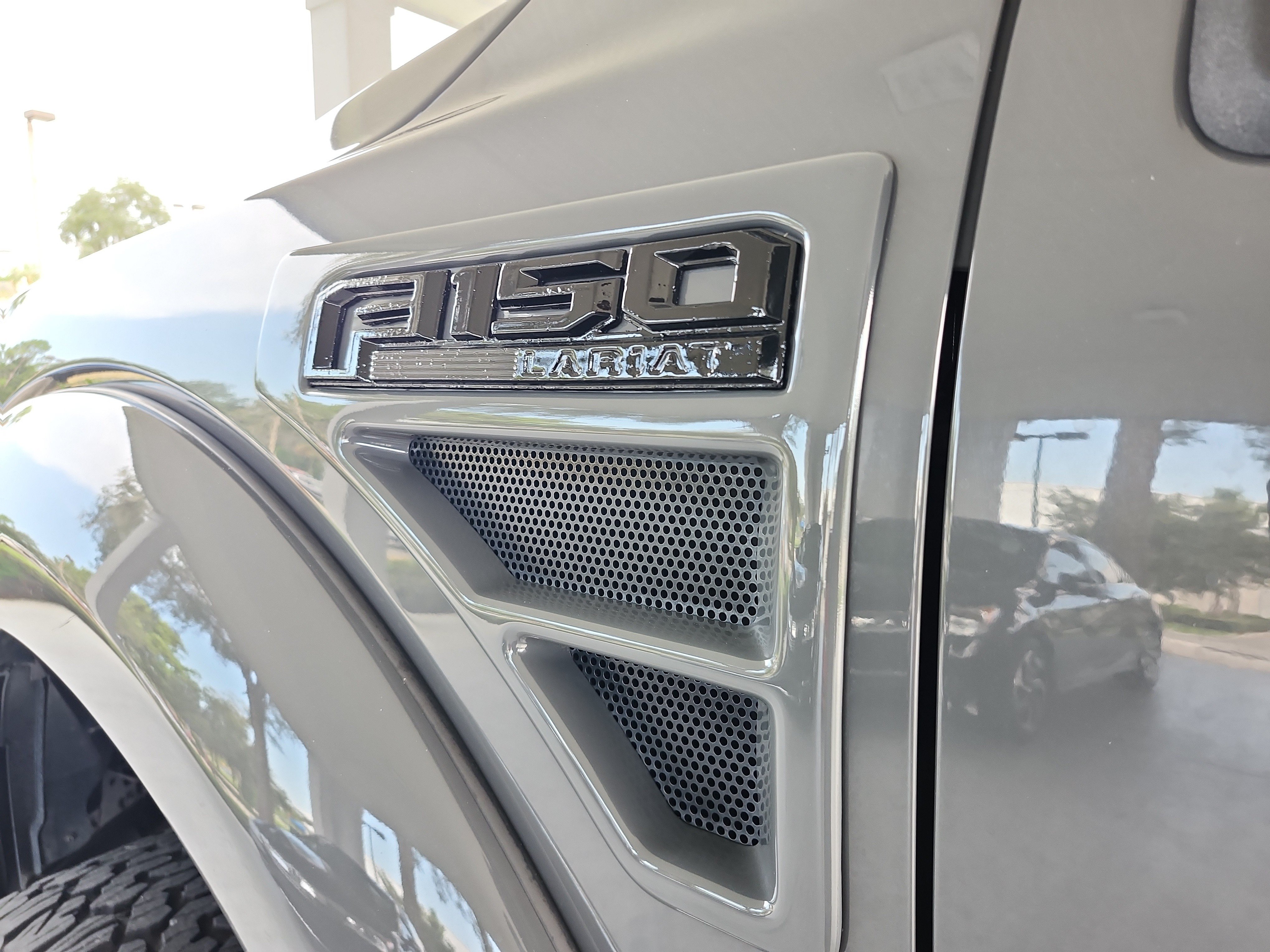 Used 2018 Ford F150 Lariat w/ Equipment Group 502A Luxury AWD/4WD image 24
