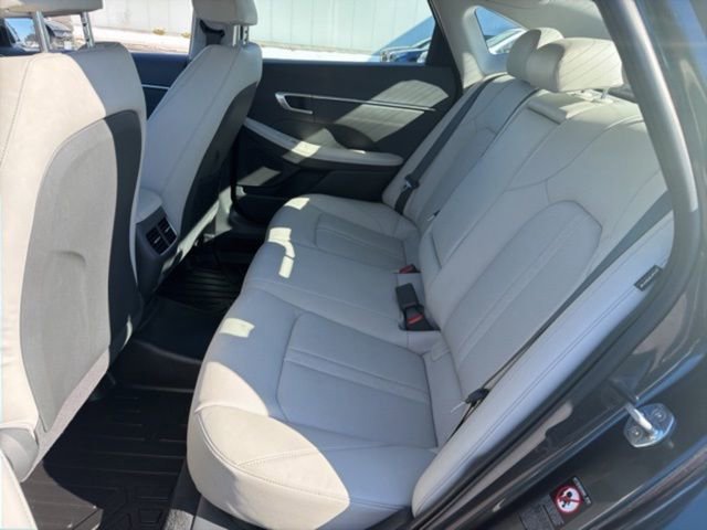 Used 2022 Hyundai Sonata Limited FWD image 11