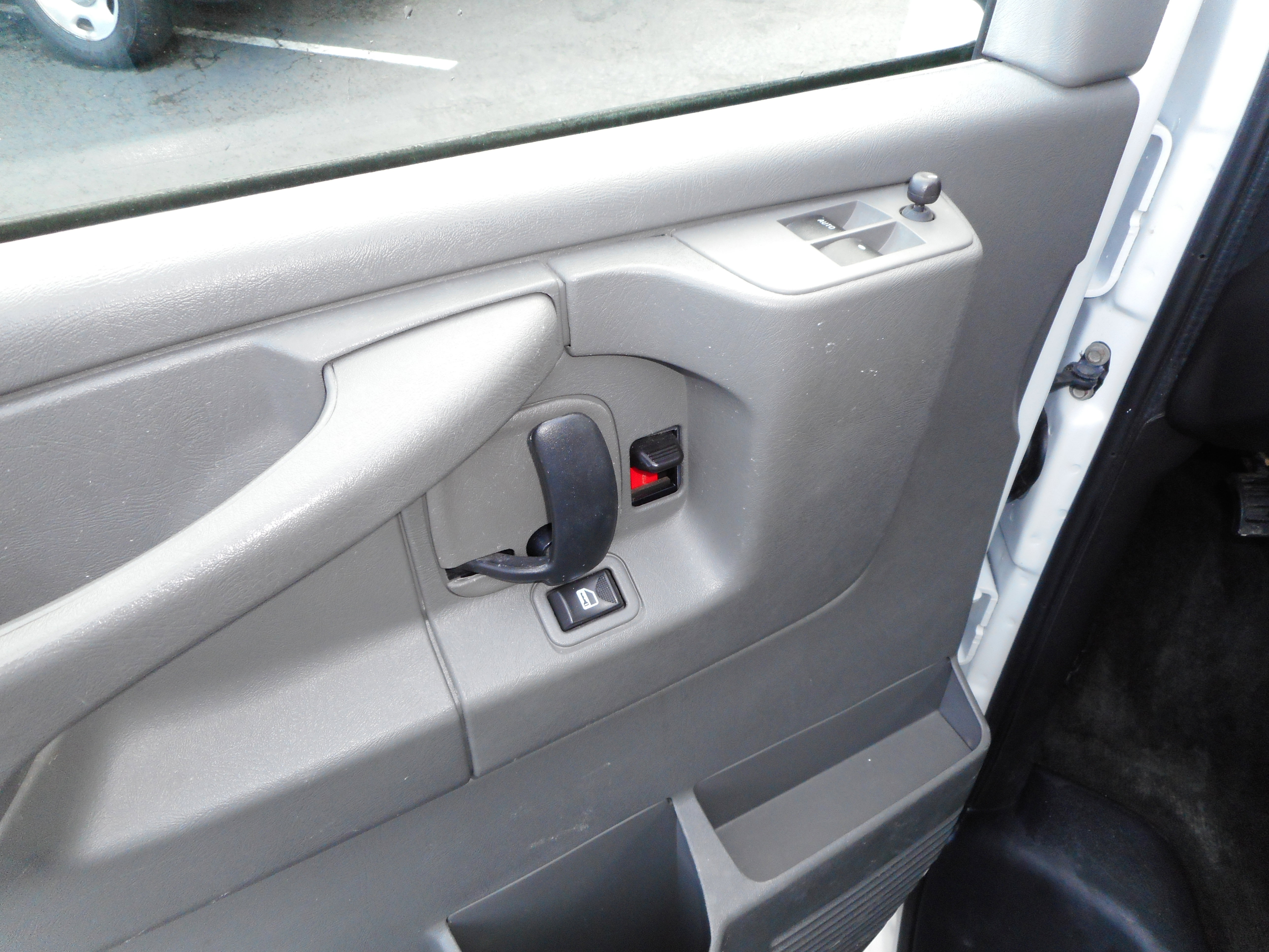 Used 2011 Chevrolet Express 3500 LT w/ LT Preferred Equipment Group image 15
