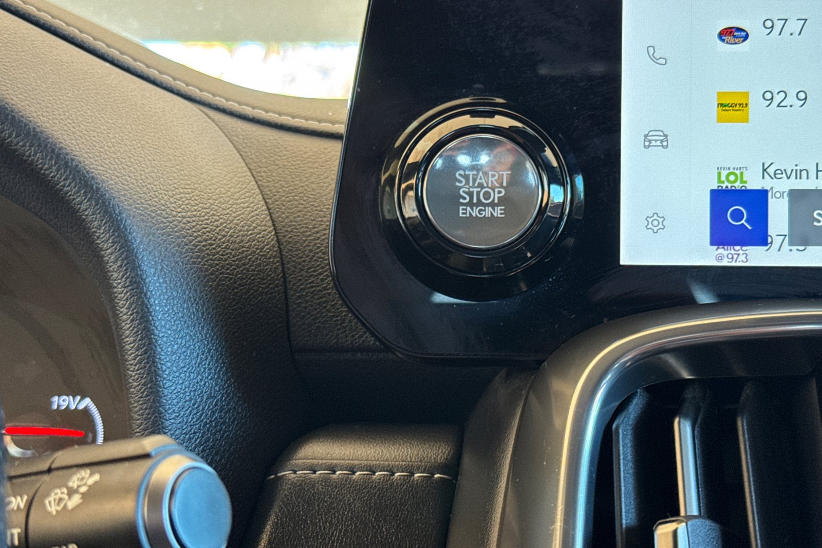 Used 2022 Lexus LX 600 F Sport w/ Accessory Package (Z1) AWD/4WD image 22