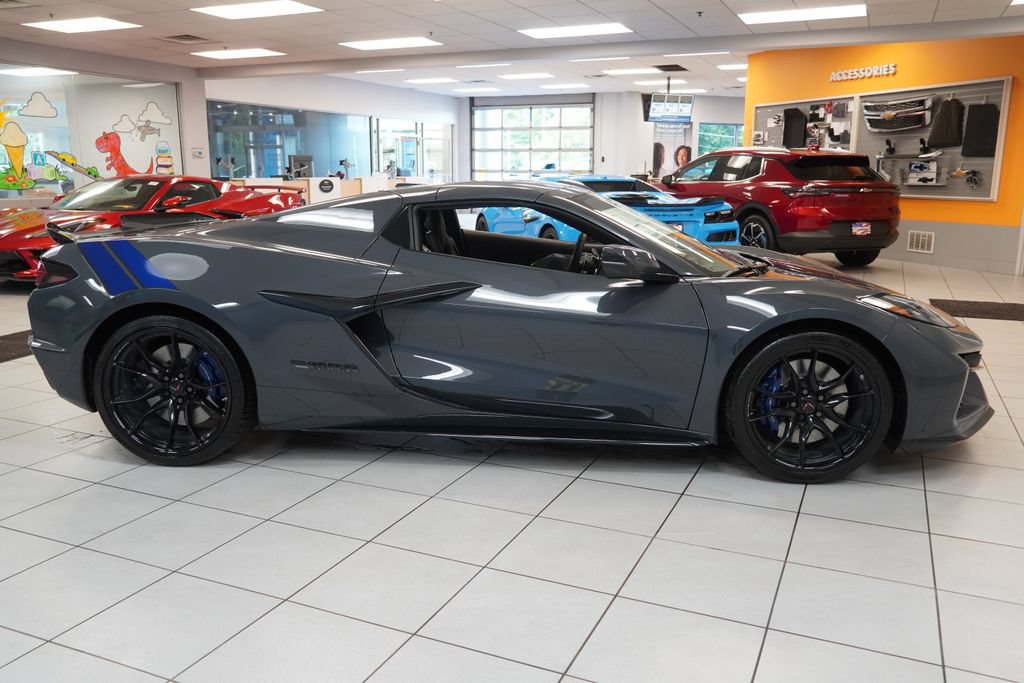 New 2027 Chevrolet Corvette Grand Sport w/ Z52 Sport Performance Package RWD image 32
