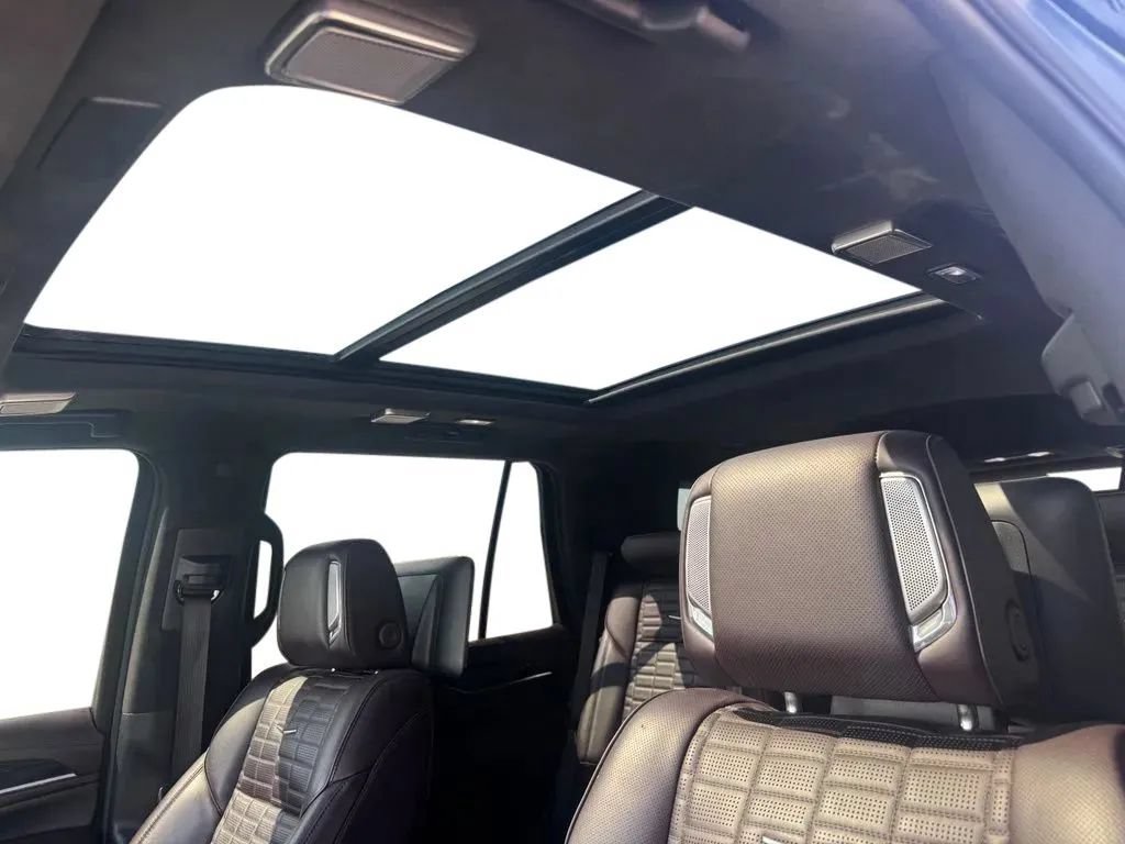 Used 2021 Cadillac Escalade Premium Luxury Platinum AWD/4WD image 11