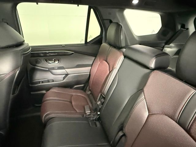 Used 2025 Honda Pilot Black Edition image 41