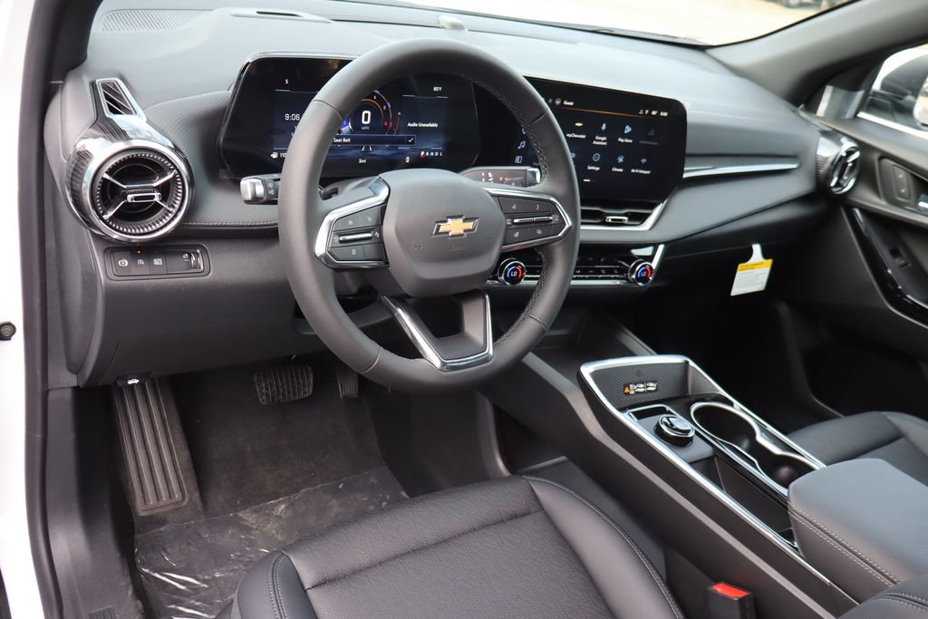 New 2027 Chevrolet Equinox LT w/ Convenience Package II FWD image 6