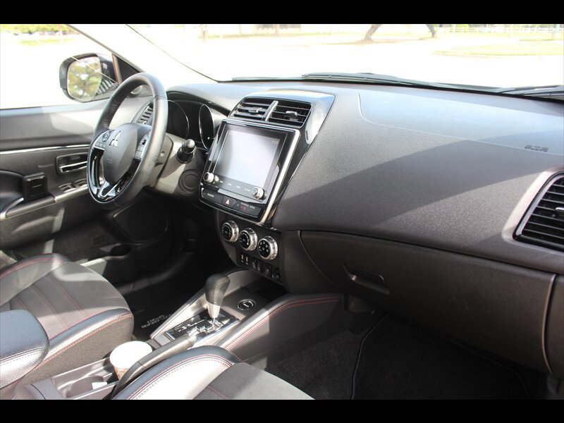 Used 2026 Mitsubishi Outlander Sport ES image 12