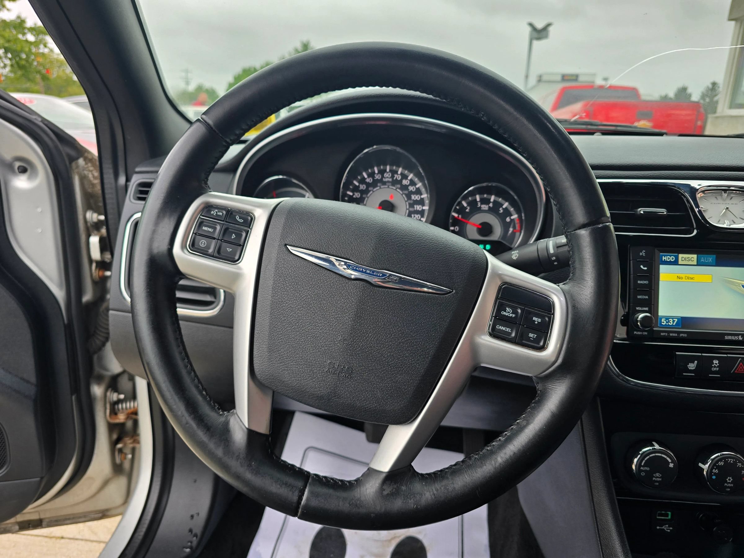 Used 2011 Chrysler 200 Limited FWD image 13