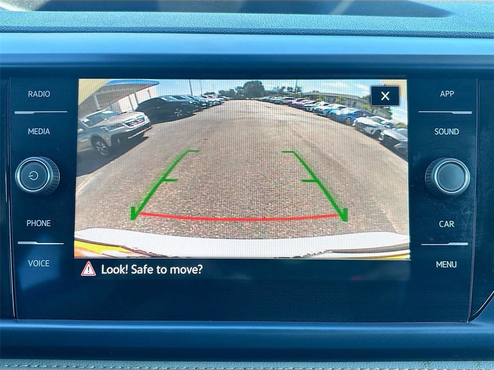 Used 2024 Volkswagen Taos SE image 15