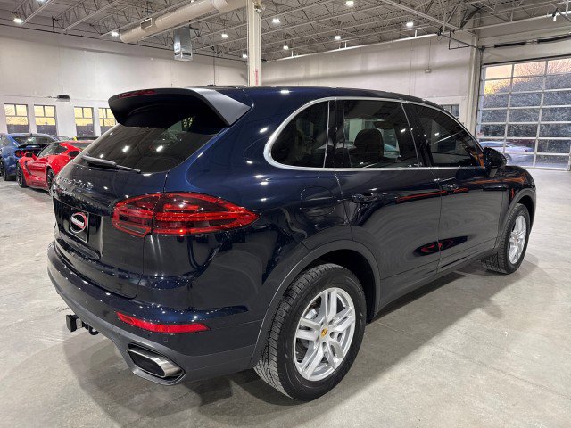 Used 2016 Porsche Cayenne image 37