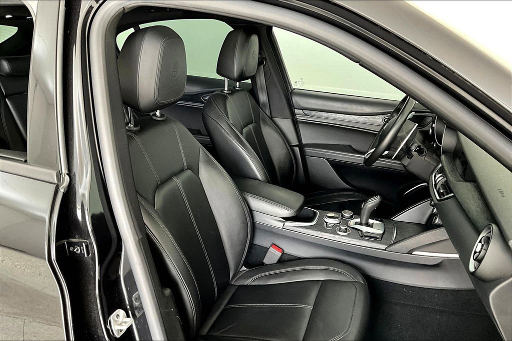 Used 2022 Alfa Romeo Stelvio Sprint image 10