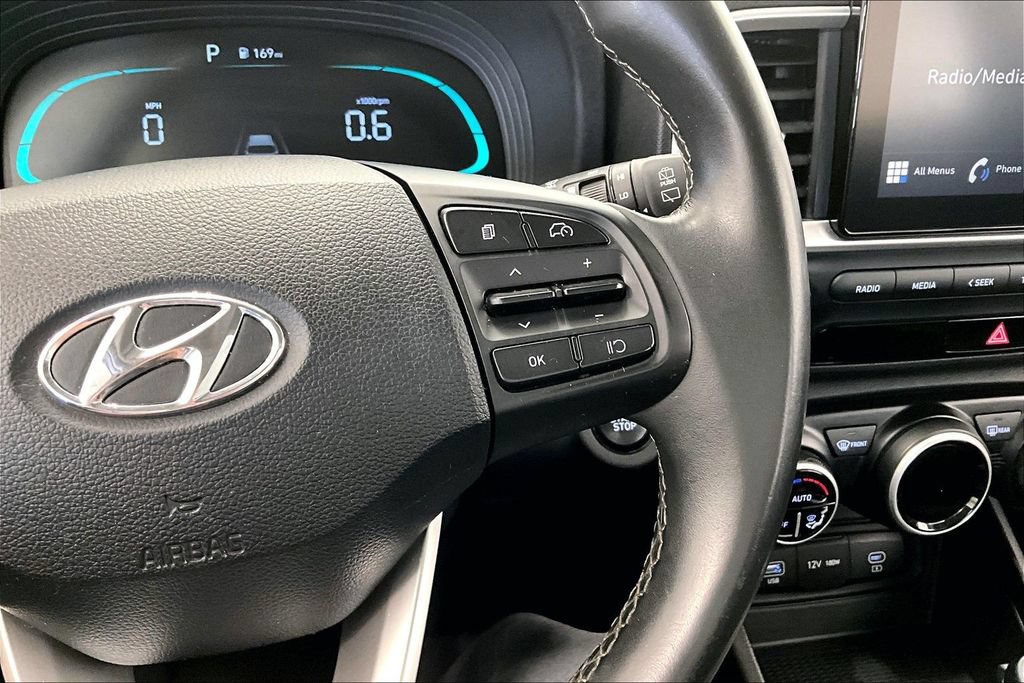 Used 2025 Hyundai Venue SEL FWD image 21