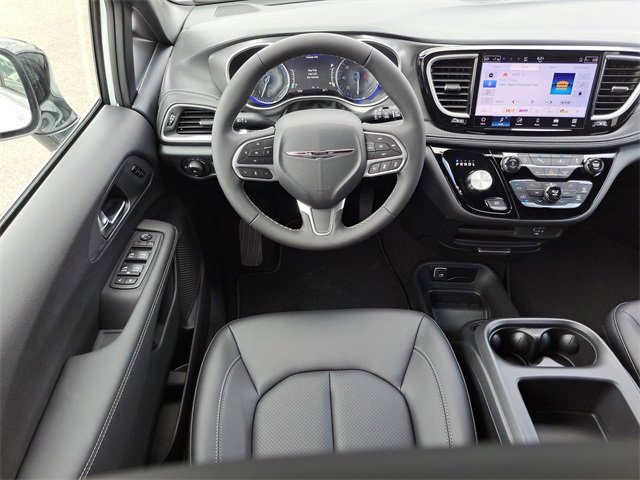New 2026 Chrysler Pacifica Select image 11