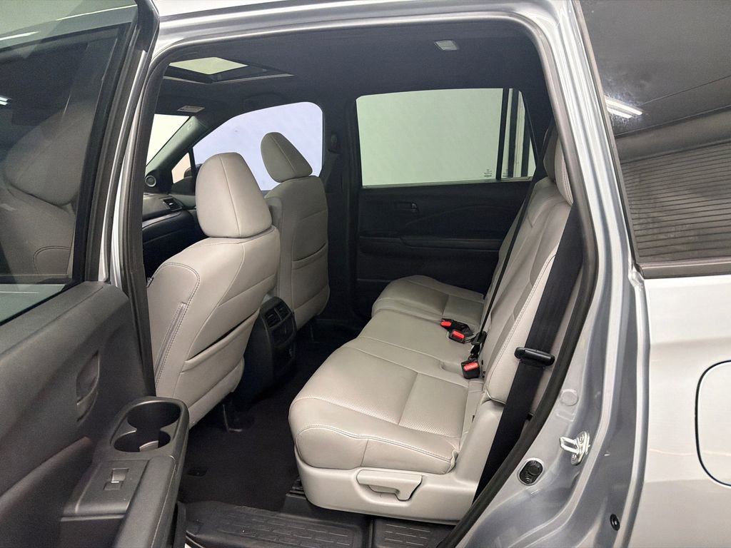 Used 2023 Honda Passport EX-L image 23