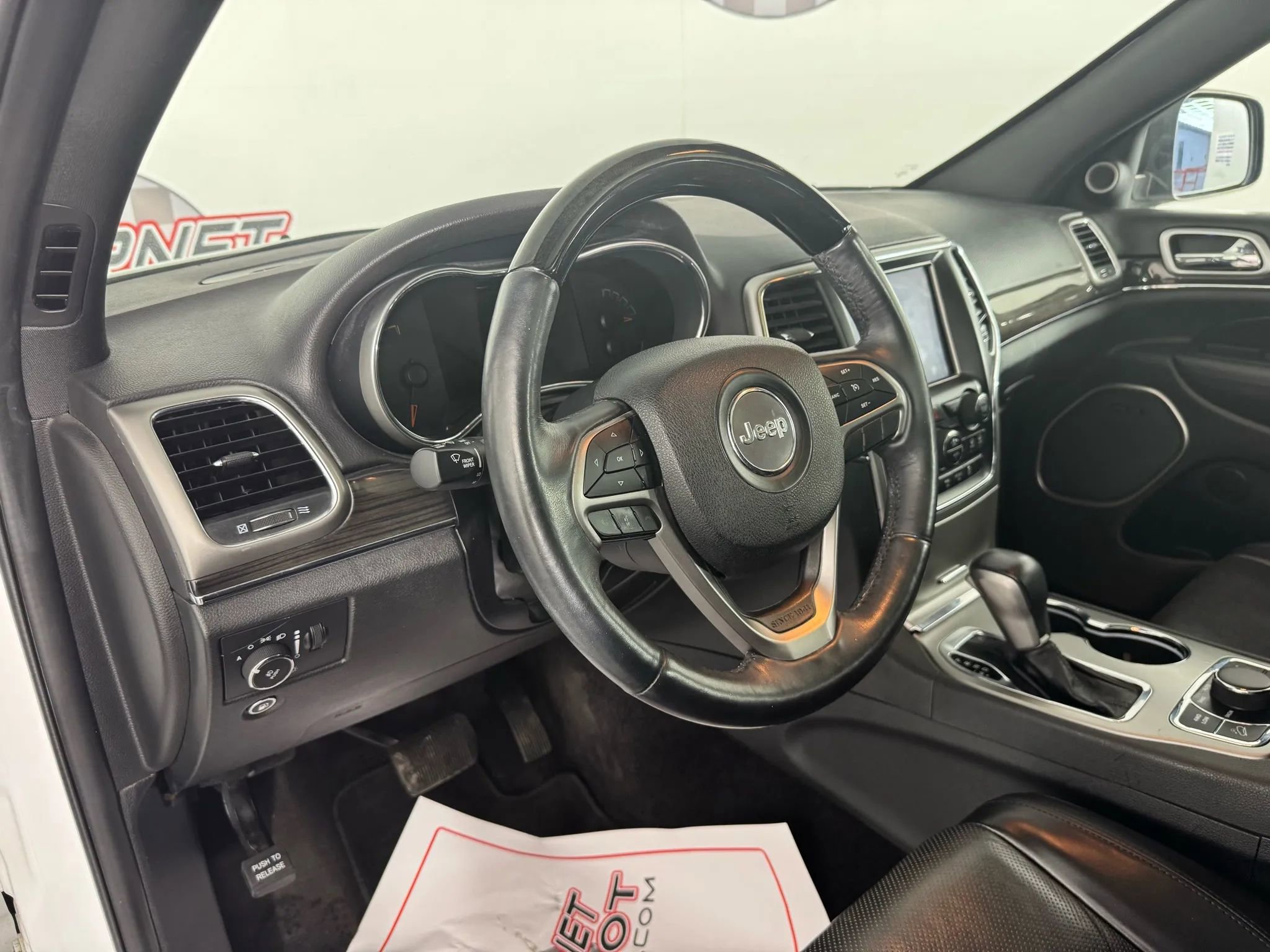 Used 2018 Jeep Grand Cherokee Overland image 10