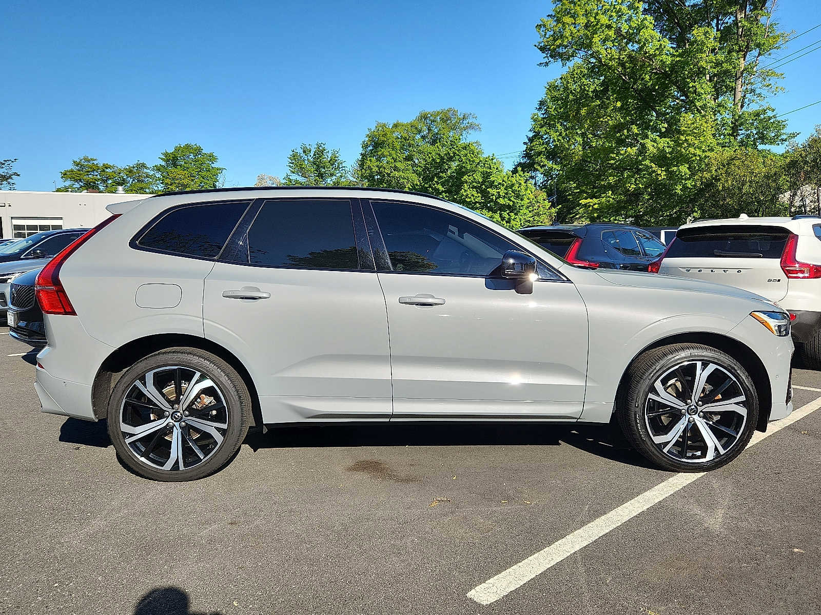 Certified 2024 Volvo XC60 B5 Ultimate w/ Protection Package Premier AWD/4WD image 7