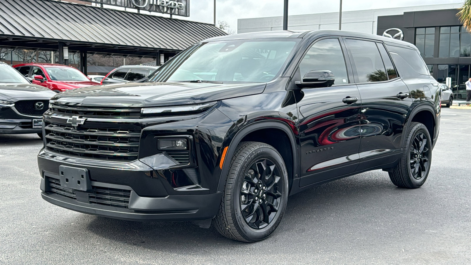 Used 2024 Chevrolet Traverse LS w/ Midnight/Sport Edition image 4