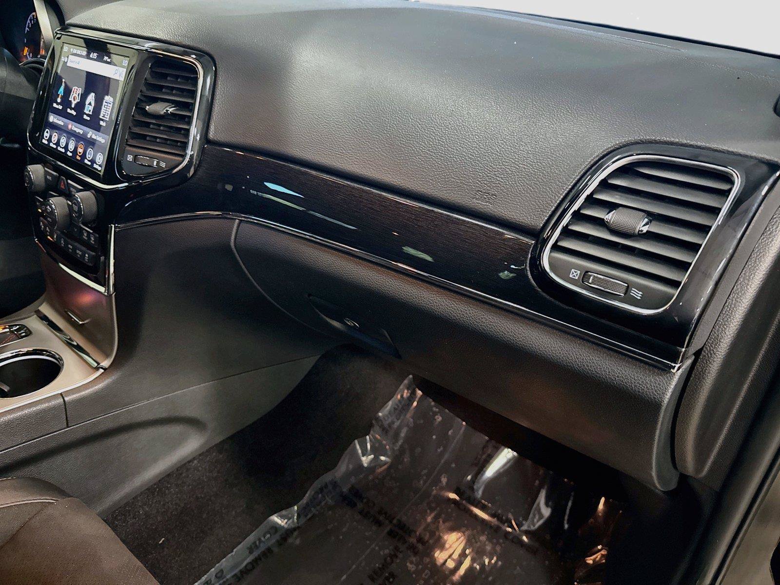 Used 2021 Jeep Grand Cherokee Trailhawk w/ Premium Lighting Group AWD/4WD image 30