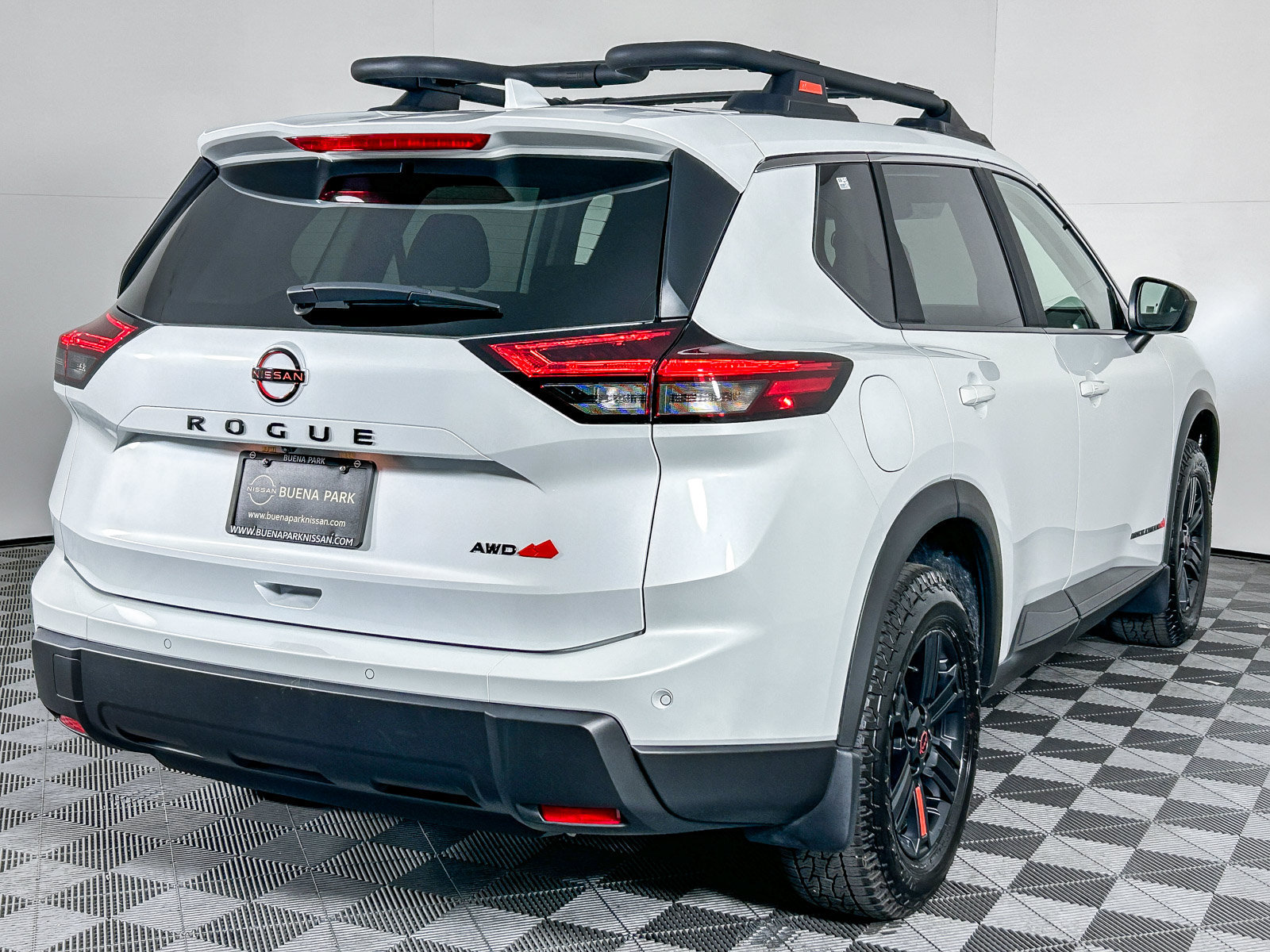 Certified 2025 Nissan Rogue SV AWD/4WD image 8
