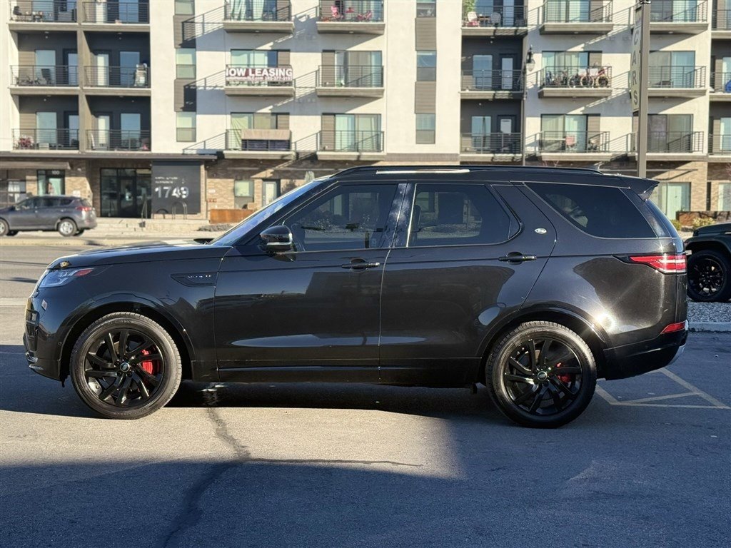 Used 2020 Land Rover Discovery Landmark image 4