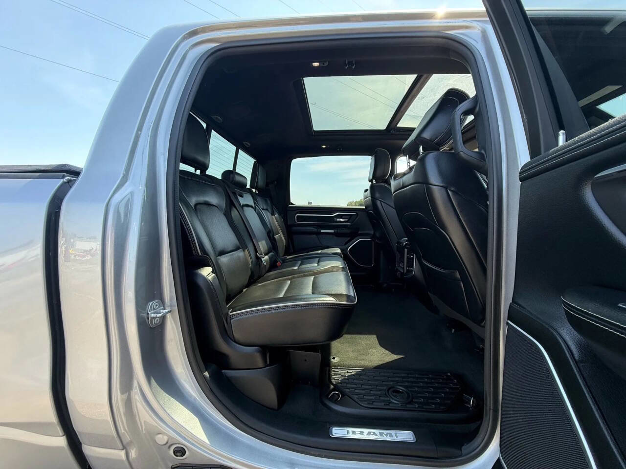 Used 2020 RAM 1500 Laramie image 28