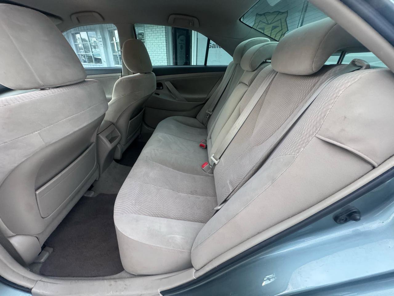 Used 2011 Toyota Camry LE FWD image 11