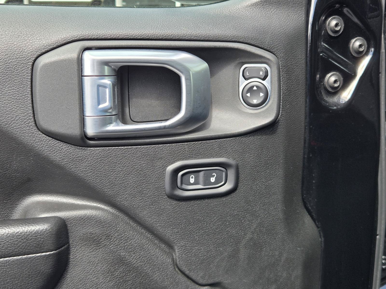 Used 2021 Jeep Wrangler Sport AWD/4WD image 21