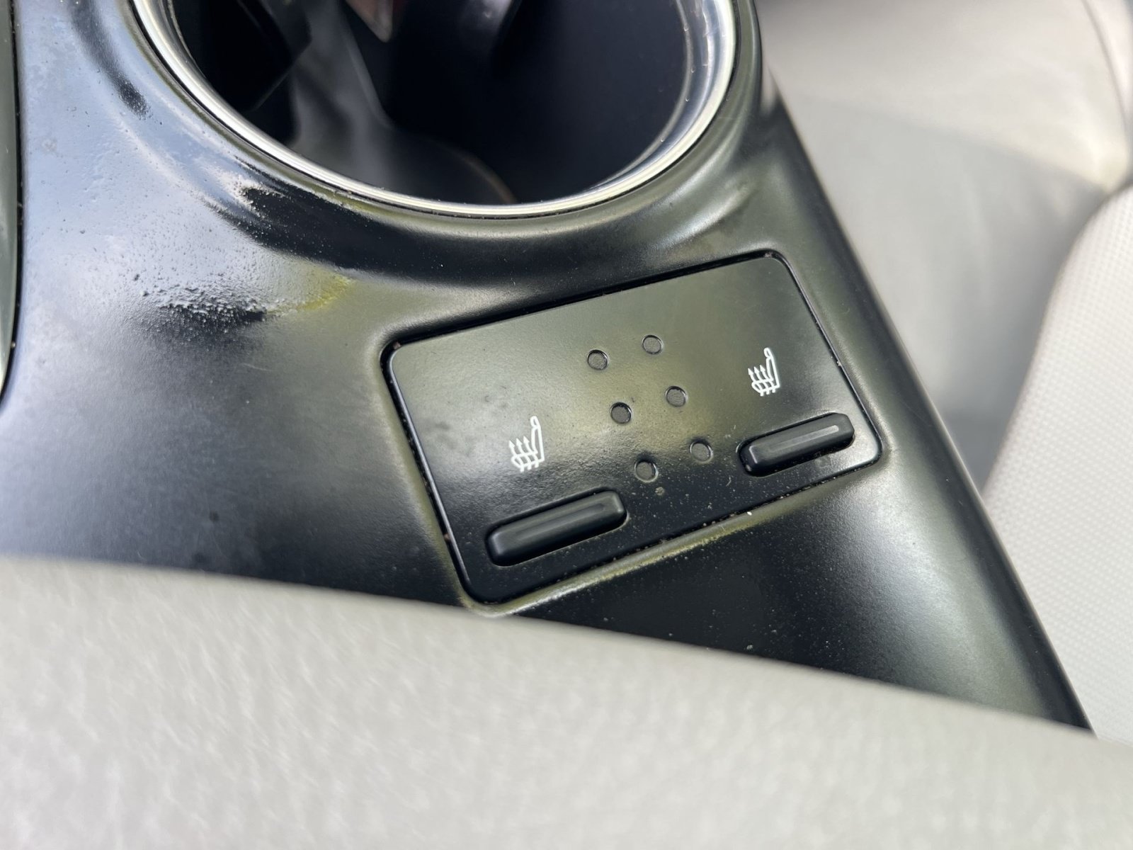 Used 2020 Toyota Camry XLE FWD image 30
