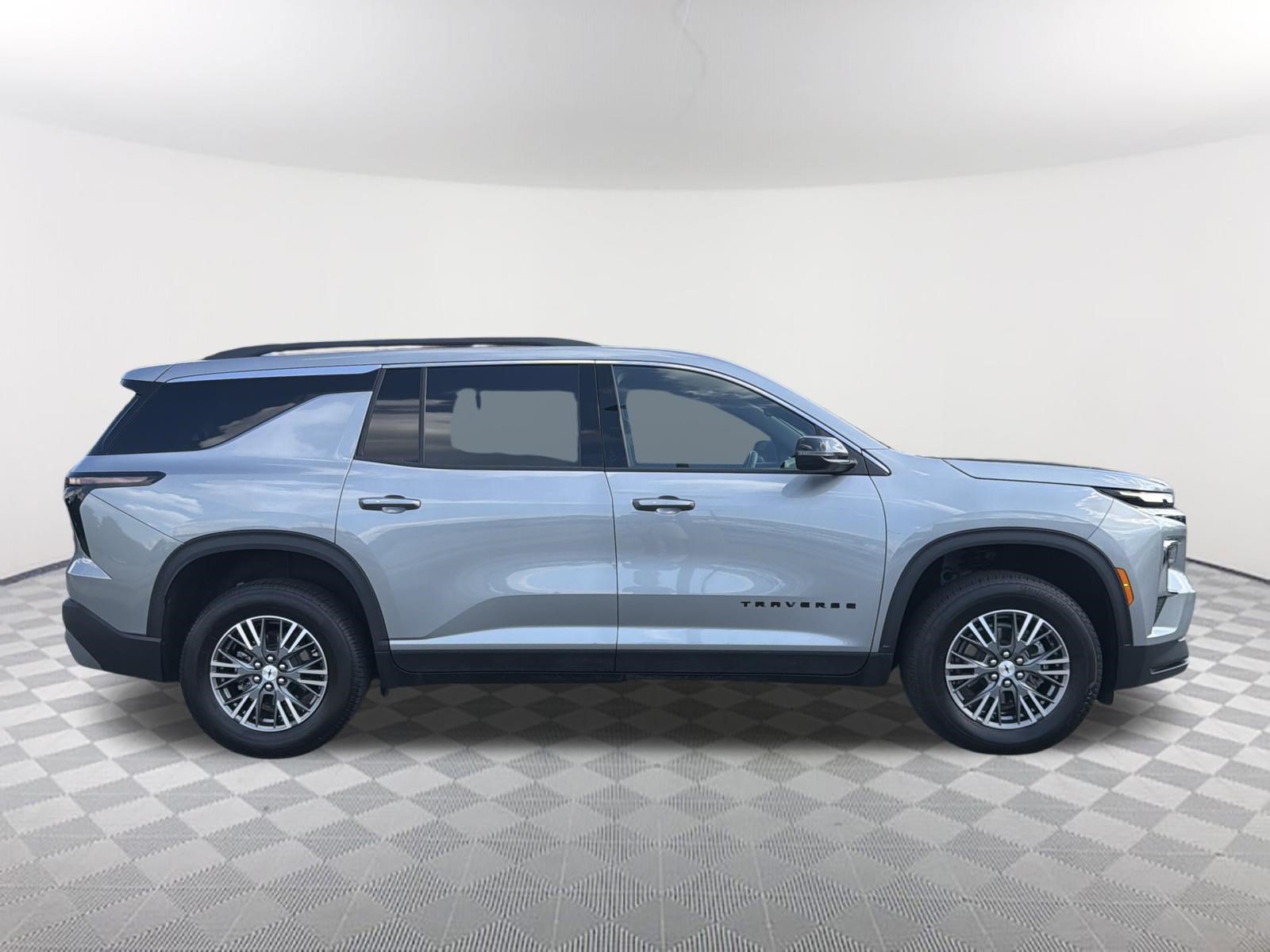 Used 2025 Chevrolet Traverse LT AWD/4WD image 18