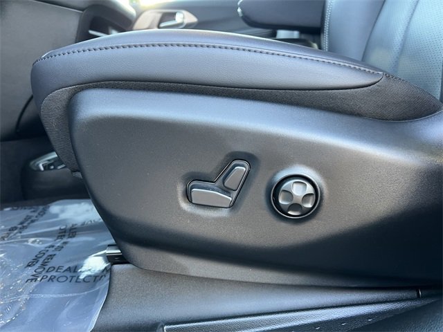 Certified 2026 Chrysler Pacifica Select w/ S Appearance Package image 12