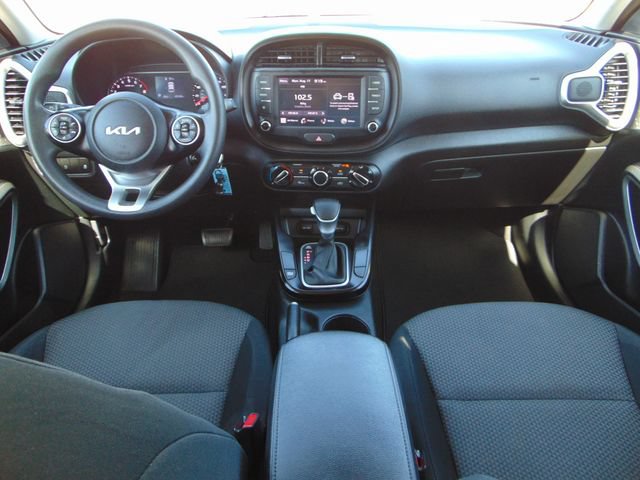 Used 2022 Kia Soul LX FWD image 22