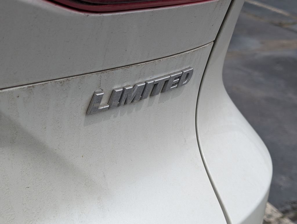 Used 2023 Toyota Venza Limited AWD/4WD image 9